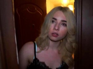 Debt4k. Śliczna Maria Hurricane Laska Uwodzi Agenta Pożyczkowego