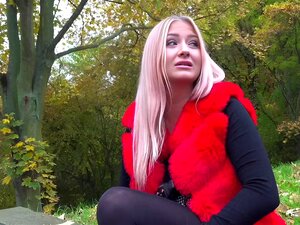 Kadulla Kävely Ei Ole Koskaan Ollut Näin Jännittävää. Kaverit Saavat Harrastaa Seksiä Satunnaisten Kuumien Tšekkiläisten Tyttöjen Kanssa, Joita He Tapaavat Kadulla Vastineeksi Helposta Käteisestä.