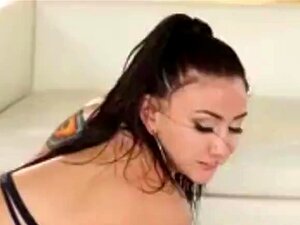 Big Booty Slut Eaten Out -
