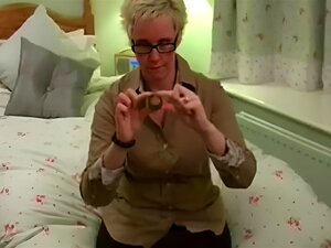 Ontdek De Duistere Kant Van Amateur-BDSM En Geef Je Over Aan Je Wildste Fantasieën. Ontdek Het Genot Van Pijn Met Onze Ervaren Dominatrix. Kom En Speel.
