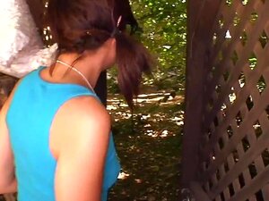 Четвороока порно звезда Цоцо Велветт не воли ништа више од великог тврдог клипа и ово црно чудовиште апсолутно задовољава њене сексуалне потребе и она га жестоко пуши