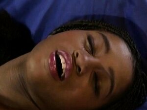 Elastic Pussy African Gets DP'd