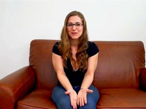 Amaterska Mama Puši Ramrodu I Liže Guzicu Na Casting Dnevnom Krevetu