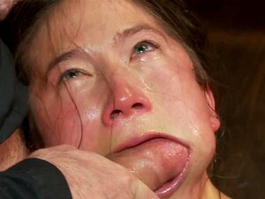 Chica Caliente De 18 Años Follada En Bondage