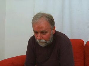  Stari Grub Uživa U Jebanju Svježe Sočne Djevojke Straga 