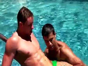 Check Hot Amateur Muscley Hunks