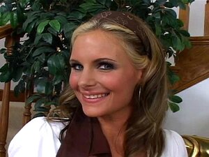 Black Man Fucks MILF In A Crib