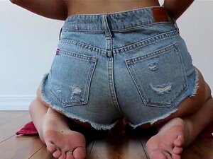 Велике Сисе Кремаста Мастурбација -