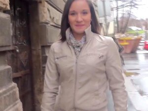 Izvučeno Europsko Amatersko Pušenje Kurca, Izvučeno Euro Amatersko Pušenje Prije Nego što Zajaha Ovog Sretnika