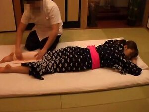 Japanese Babe Gets A Naughty Massage In A Japanese Health