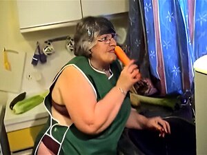 бака јебе воће шишкама