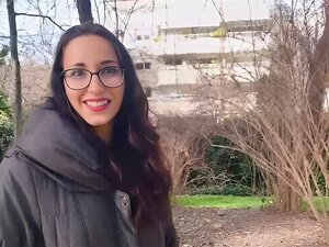 Neuken Voor Geld; Met Tickets In Mijn Zak Overtuig Ik Annita Rabbit In Een Park In Madrid