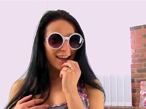 Заносна чешка бомба лекси дона јебе се прстима и или