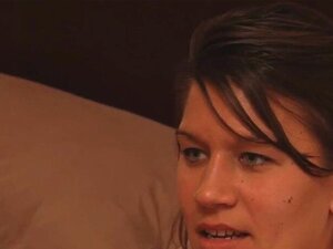 Paare Bereiten Sich Auf Ihr Erstes Swinger-Erlebnis Bei Einer TV-Show Vor. Paare Bereiten Sich Auf Ihre Erste Swinger-Erfahrung Bei Einer TV-Show Auf