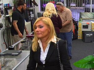 Echte Pandjeshuis Amateur Velgen En Pijpen. Echte Pandjesbaas Amateur Velgen En Pikken Voor Seks En Facial