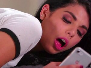 Assista Gina Valentina Ficando Hipnotizada Pelos Belos Seios De Karlee Grey - Girlsway Agora! - Peituda, Squirt, Hd Porn Gina Valentina Está Hipnotizada Pelos Gostosos Peitos De Karlee Grey. Girlsway