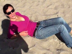 Suesse Touristin - Pipe Et éjaculation Faciale En Van (allemand), Ein Sï¿1⁄2es Mèdel Blü�2st En Ihre Vw T4 Mit Facial