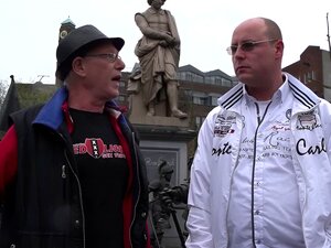 Prostituierte Wird Beim Schwanzlutschen Gegen Bargeld In Hd Gefingert