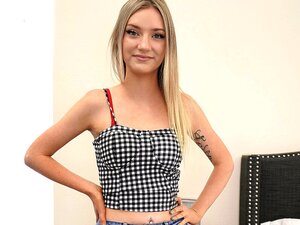 Söt Amatörsötnos Knullar På En Falsk Casting