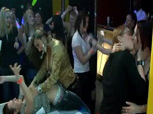 Pênis Escuro Procurando Por Foda