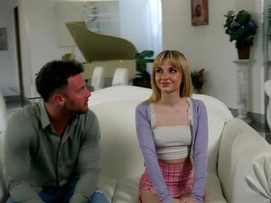 FURIOUS Stepdad Neukt Zijn Stiefdochter