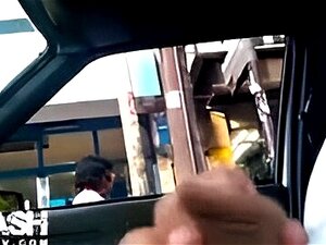 Ervaar De Opwinding Van Een Spannende Ontmoeting In De Auto. Deze Hete Dames Weten Hoe Ze Jouw Motor Kunnen Laten Draaien. Maak Je Klaar Voor Een Wilde Rit Met Car DickFlash Two!