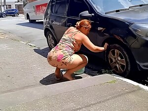 Pranje Javnog Prijevoza: Ulična Emisija Bez Gaćica