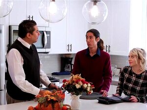 David Lee Och Styvdottern Ava Sinclaire Har Retats Och Deras Styvpappa Märker Hur Mycket De Retar Varandra Så Han Bestämmer Sig För Att Ingripa Och Beordrar Ava Att Ta Hand Om Sina Styvbröders Stånd Och Hon Tog Hand Om Det Och Knullar Honom Så Vilt