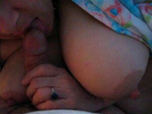 Dojrzała Dziewczyna Z Dużymi Cyckami Robi Loda I Dostaje Wytrysk