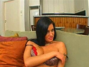 Секси европска курва Кристина се удвостручује