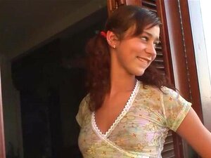 Grovlig Rysk Blond Nymfoman Natasha Shy är På Väg Att