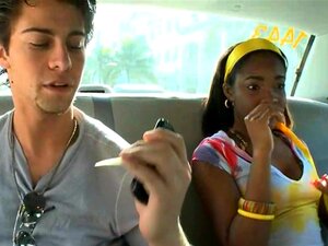 Ολλανδοί σε ταξί, Μερικές φορές χαριτωμένα κορίτσια έρχονται στο Μαϊάμι από έξω από την πόλη. Περνούν μια υπέροχη μέρα στην παραλία απολαμβάνοντας τον ήλιο και μερικές φορές γνωρίζουν ένα χαριτωμένο αγόρι. Αυτό ακριβώς συνέβη σε αυτό το επεισόδιο. Ήταν σα