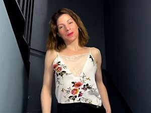 Een Brunette Mylene ' S Anaal En DP Fantasie