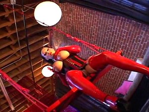 Duże Cycki Anny Rose Nabyte. Rozkoszna Królowa Dużych Cycków Anna Rose Pokazuje Swoje Fantastyczne Ciało W Napiętym Lateksowym Stroju, A Potem Ta Laska Dostaje Porządne Bzykanie I Dostaje Wytrysk Na Twarz!