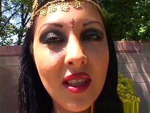 Star Du Porno Exotique Dans Une Latina Folle, Scène De Sexe Avec éjaculation Interne. Mehadi Va Bercer Ton Monde Et Te Faire Jouir Alors, Prépare-toi à Attraper Un Mouchoir De Nettoyage, En Regardant Cette Déesse Indienne Avec Ses énormes Nichons Matures,