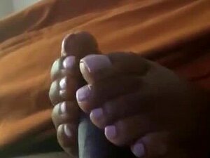 Zwarte Roze Tenen Voetjob