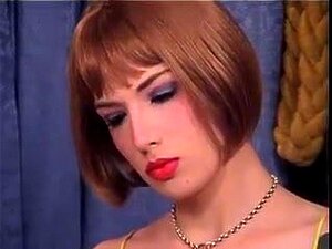 Playgirl Keltainen Alusvaate Sidottu Ja Piiskattu Hänen Slavemaster,