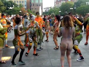 Lichaam Naakt Geschilderd In De Straten,