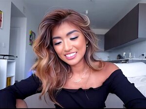 Söta Clara Trinity Går Sin Styvpappa För Pengar Som Han Byter Mot Sex