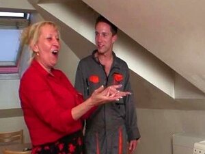 Oma Bietet Ihre Muschi Als Bezahlung An