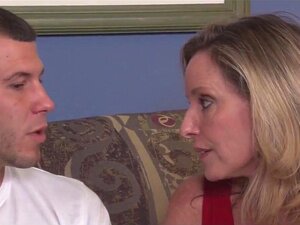 Мама плеше са пасторком