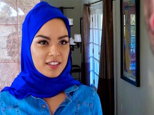 Mini Muslim Gör En Deal. Maya Bijou I Mini Muslim Gör En Deal