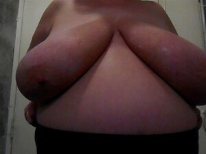 Hangende Monstertieten Uit Valerie