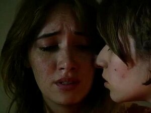 Sara Malakul Lane Nude, Disrobed To The Waistline, Sex And Lesbian