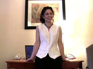 Oude Stiefmoeder, Ik Zou Je Graag Willen Neuken Morganna Verleidt Je Met Haar Hawt-bril En Nylons