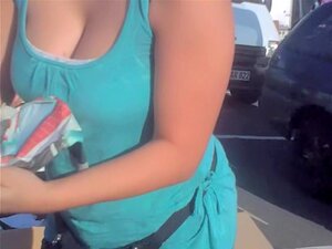 Reife Frauen Demonstrieren Bei Einem Fest Ihre Großen Titten Reife Frauen Demonstrieren Bei Einem Fest Ihre Großen Titten