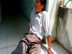 Aziatische Vietnamees In Glanzende Satijnen Broek Broek Op Balkon - XTube Porn Video - Frankietanner6969