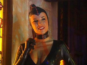 Olivia - Perversions Of The Damned (från Kommande Albumet)