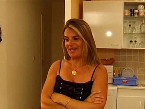 Vastzittende Milf Krijgt Een Hardcore Dubbele Penetratie