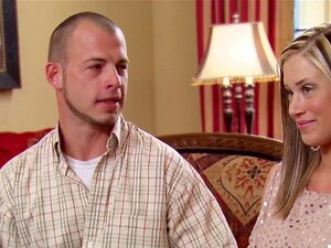 Una Pareja De Novatos Espera Encontrar Swingers Que Los Guíen. Swingers Tímidos Llegan A La Mansión Con Mariposas En El Estómago Mientras Desean Encontrar Swingers Más Agresivos Para Guiarlos A Través De Toda La Experiencia Swinger